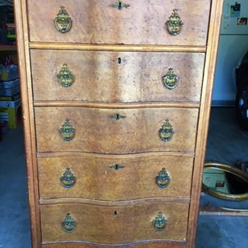 Antique and Vintage Dressers | Collectors Weekly