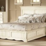Tan walls for antique white furniture | Bedroom - white furniture