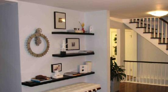decorating with black floating wall shelves 2 | Ideas for the House