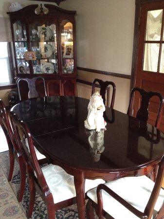 CHERRY DINING ROOM SET WITH HUTCH SITS 6 - $750 (WATCHUNG) | Dining