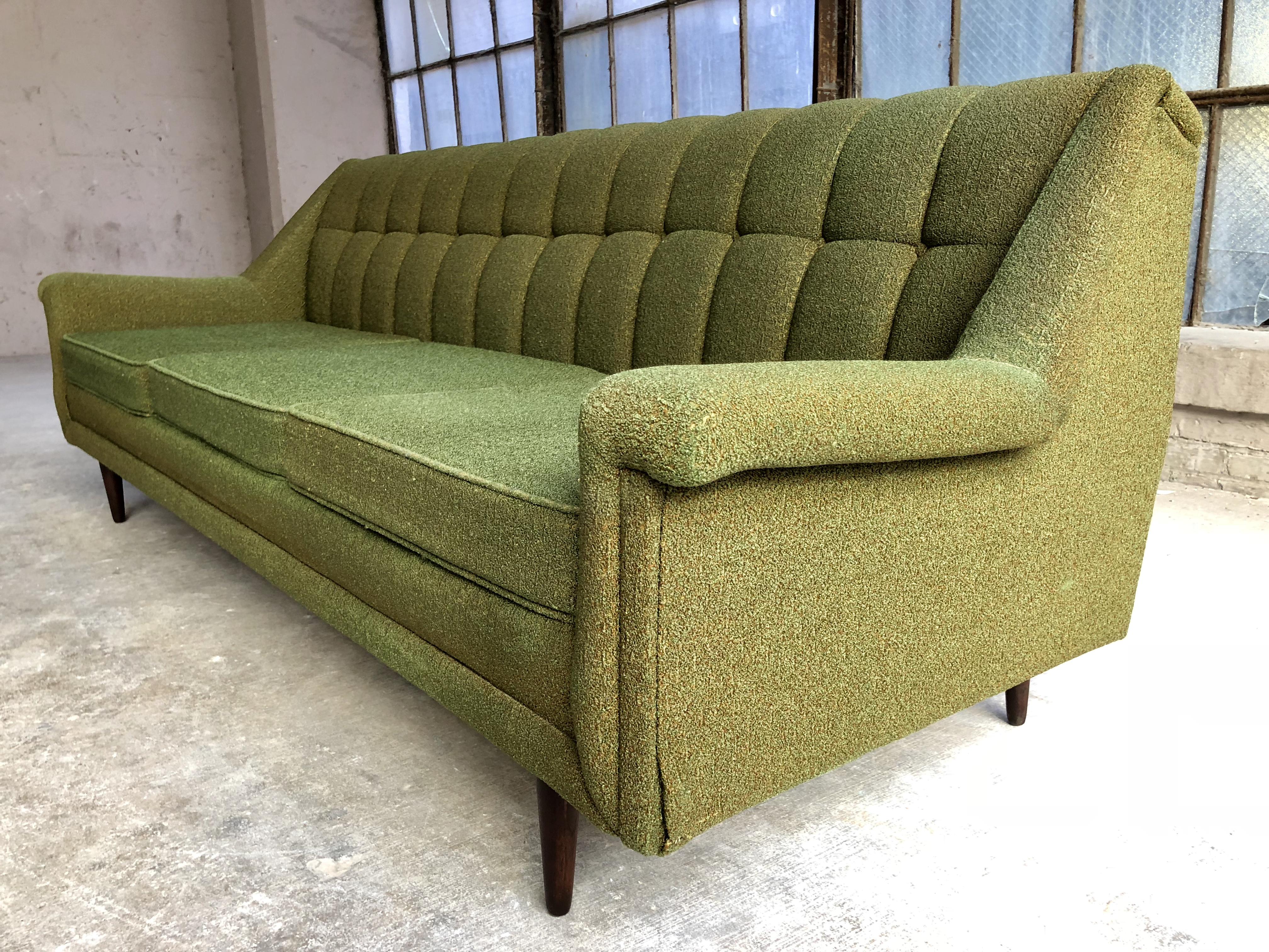 Mid-Century Modern Green & Gold Tufted Flexsteel Sofa | Chairish
