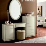 modern white dressing table with mirror ans storage drawers | Homes