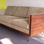 retro-style-boxy-sofa-futurama
