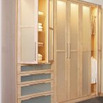 Choose perfect designs of modular wardrobe systems with doors for