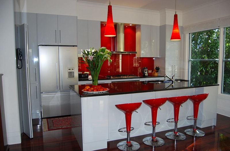Red And Black Kitchen Decorating Ideas – A Sign of Royalty