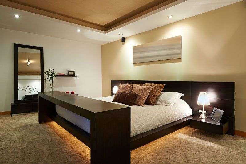 Simple Modern Master Bedroom Decorating Ideas