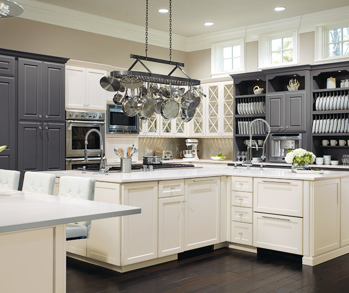 Open Kitchen Design with Custom Cabinetry - Omega