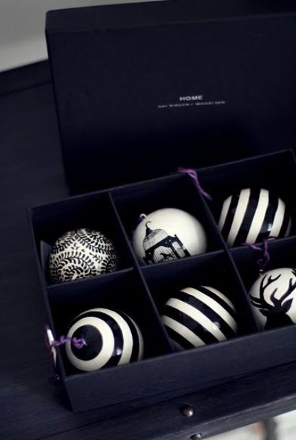 black and white Xmas baubles