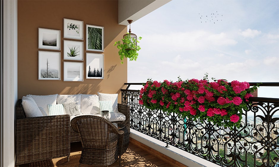 How to decorate a balcony – look at the lighting, layering and arrangement of the balcony