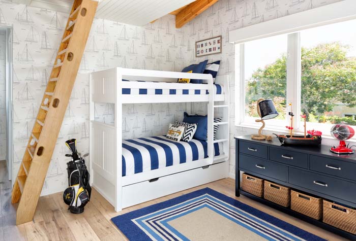 Nautical themed room with white and blue wallpaper #teenageboyroom #boyroom #decorhomeideas