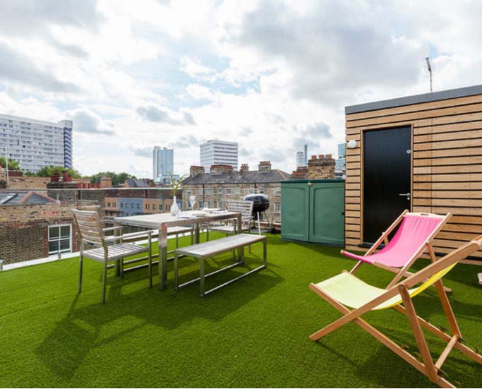 Add comfort to a rooftop barbecue
