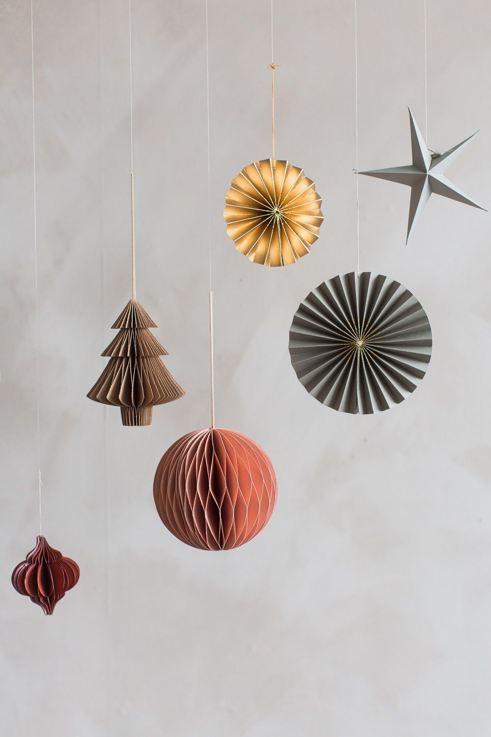 Creative Ideas for Hanging Christmas Decorations