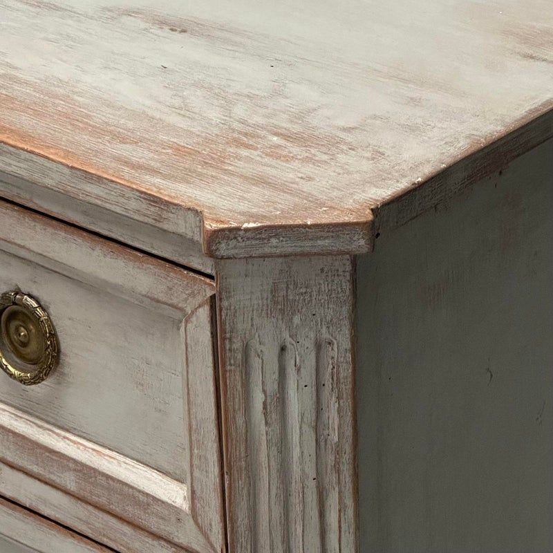 A Unique and Stylish Gray Distressed Dresser for Your Home