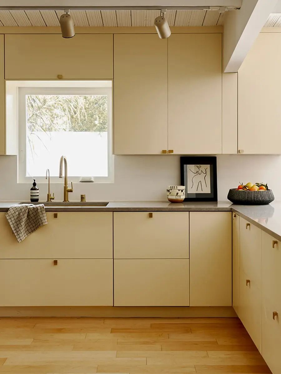 Beautiful Cream-Colored Kitchen Cabinets: Elevate Your Home’s Style with this Timeless Hue