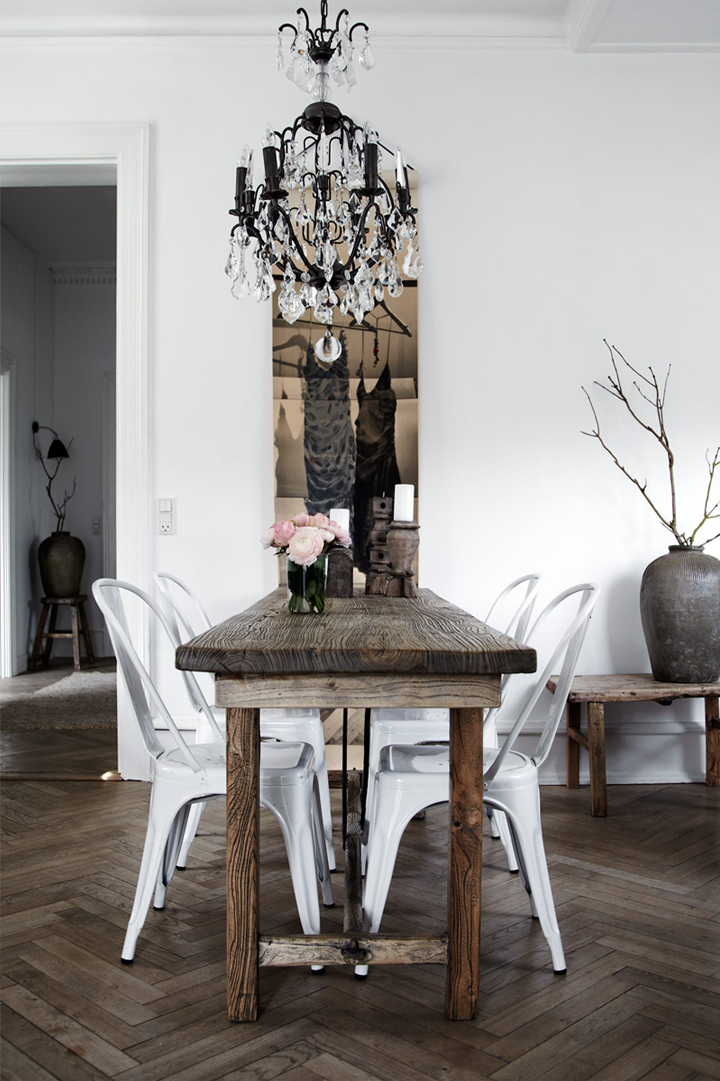 Compact Dining Solutions: Finding the Perfect Table for Cozy Spaces