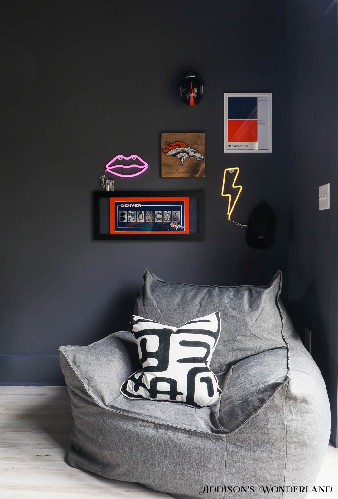 Creative and Stylish Ideas for Decorating a Teenage Boy’s Bedroom