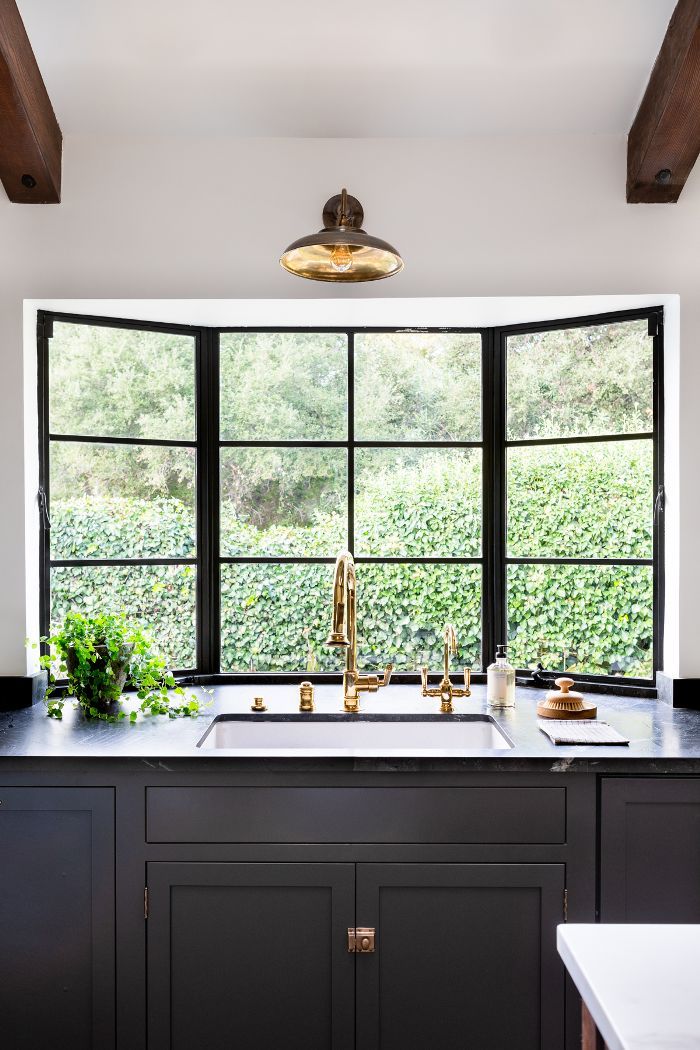 Elegant and Chic: The Beauty of Black Kitchen Design