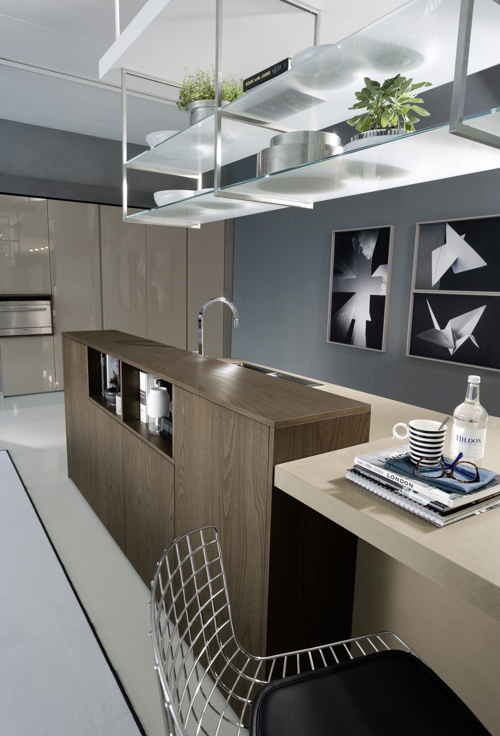 Elegant and Contemporary: The Allure of European-Inspired High Gloss Kitchen Cabinets