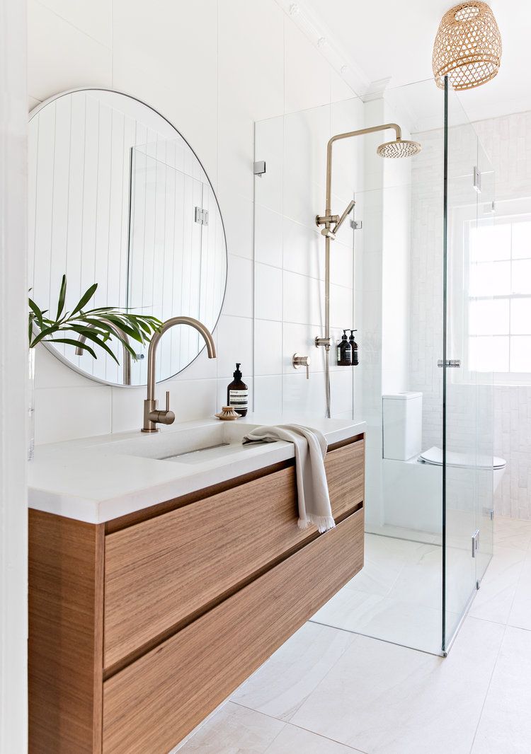 Enhancing Your Bathroom with Stylish Mirror Cabinets for Ample Storage