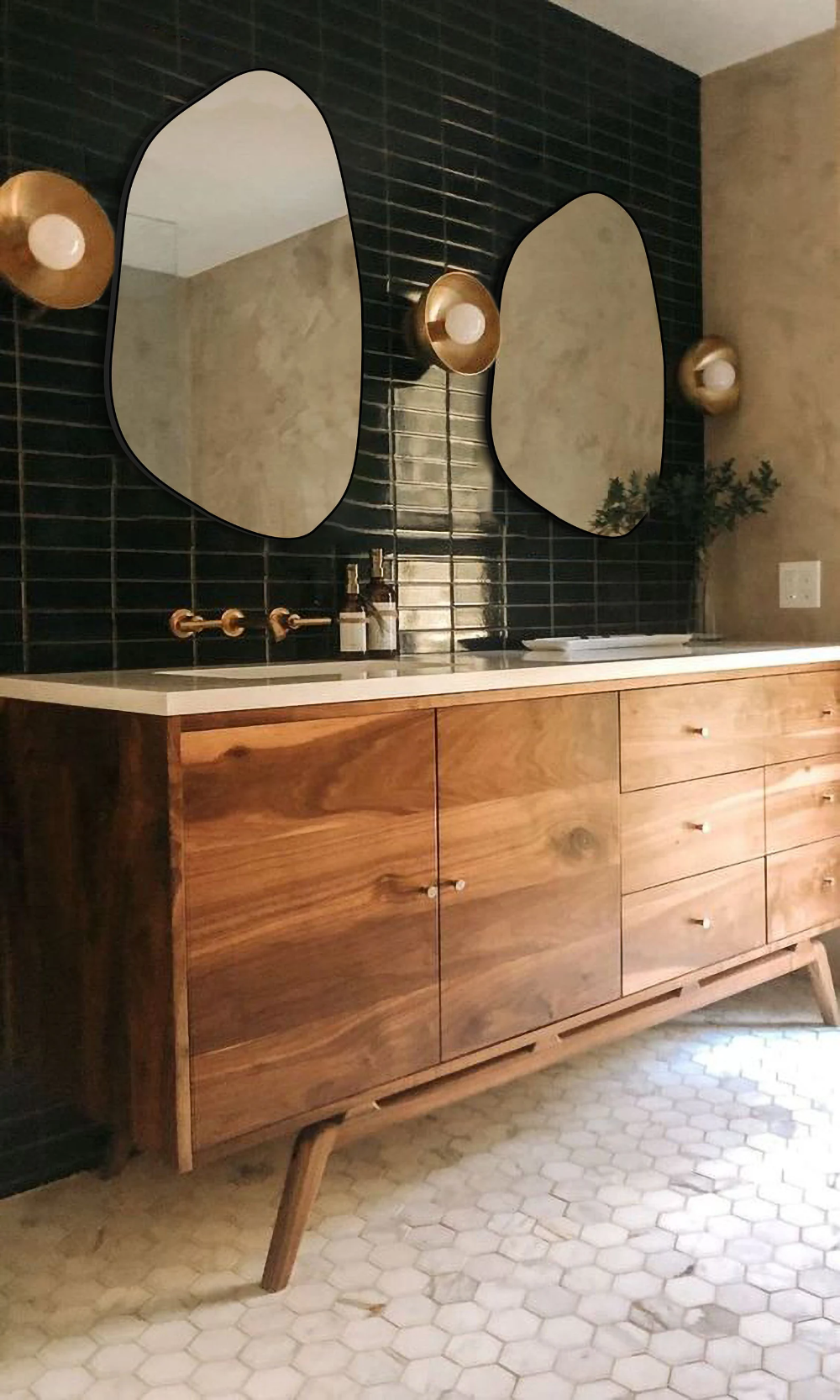 Enhancing Your Bathroom with Stylish Wall Mirrors