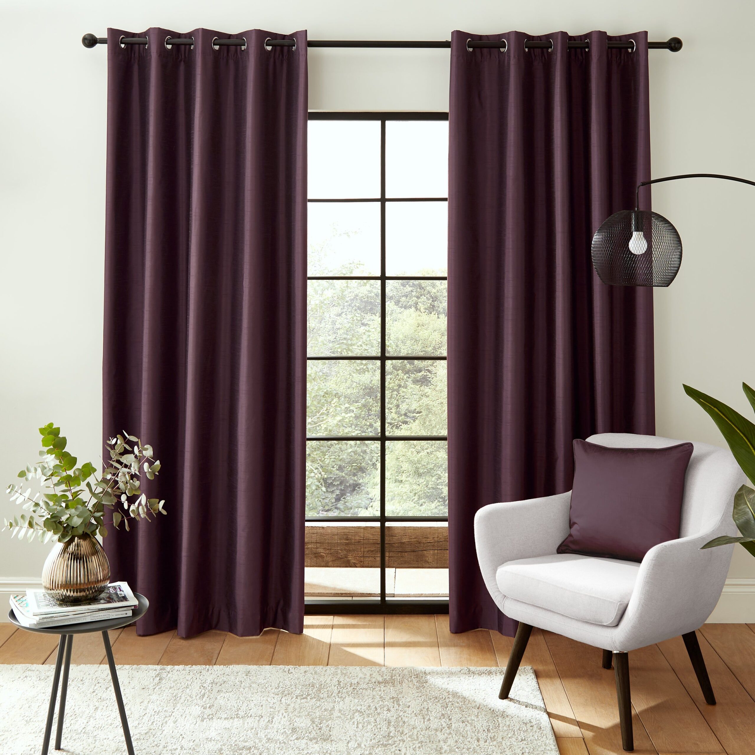 High-Quality Contemporary Faux Silk Eyelet Curtains: A Stylish Addition to Any Room