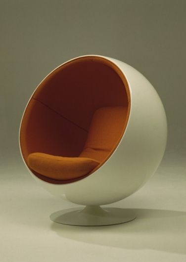 Reviving the Classic Charm: Retro Egg Chairs are Making a Comeback