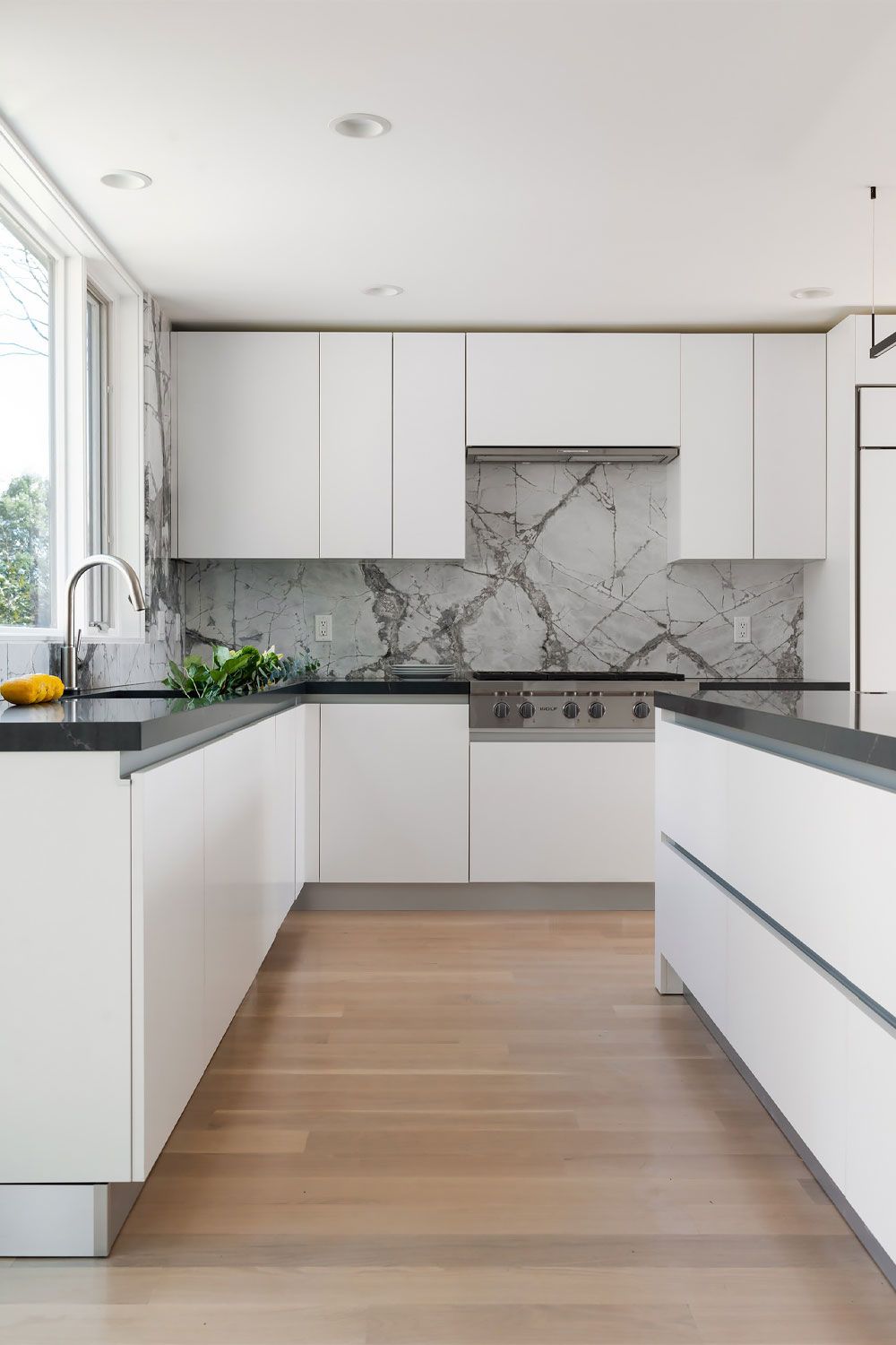 Sleek and Stylish: The Latest Trends in Modern Kitchen Cabinet and Countertop Designs