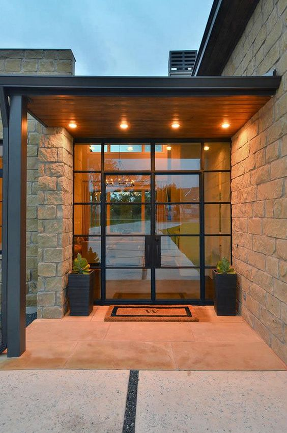 Stylish and Functional: The Appeal of Exterior Steel Doors with Glass