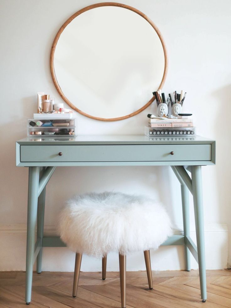 The Essential Piece of Furniture for Every Bedroom: The Dressing Table