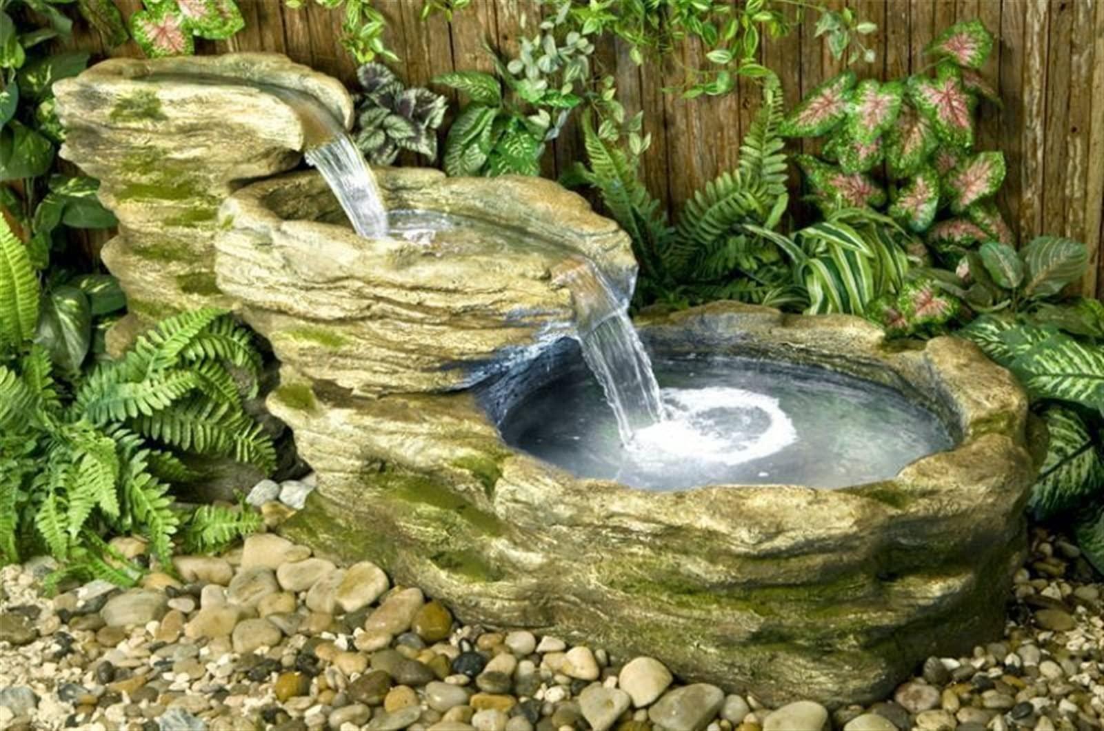 Introduce a ⁤small water feature for⁢ tranquility in⁤ your small patio design