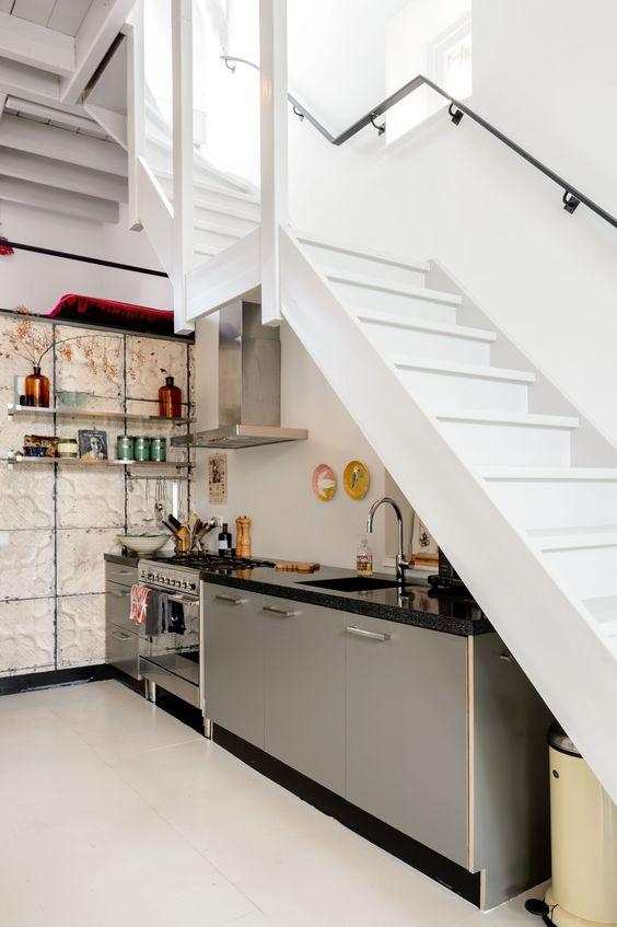 Install ⁣open cabinets for an airy feel in your under stairs kitchen