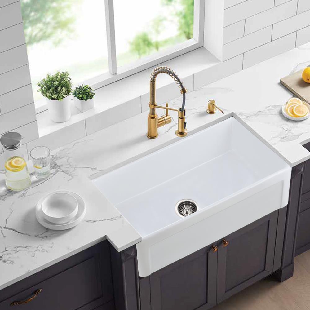 A farm sink combines practicality with elegance in your modern kitchen