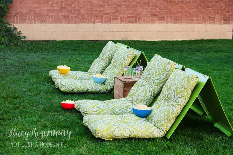 Designate an outdoor movie area⁣ with a projector and comfy seating