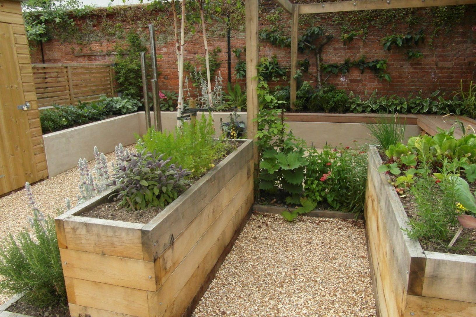 Use raised beds for gardening ‍to enhance accessibility in your modern ‍backyard