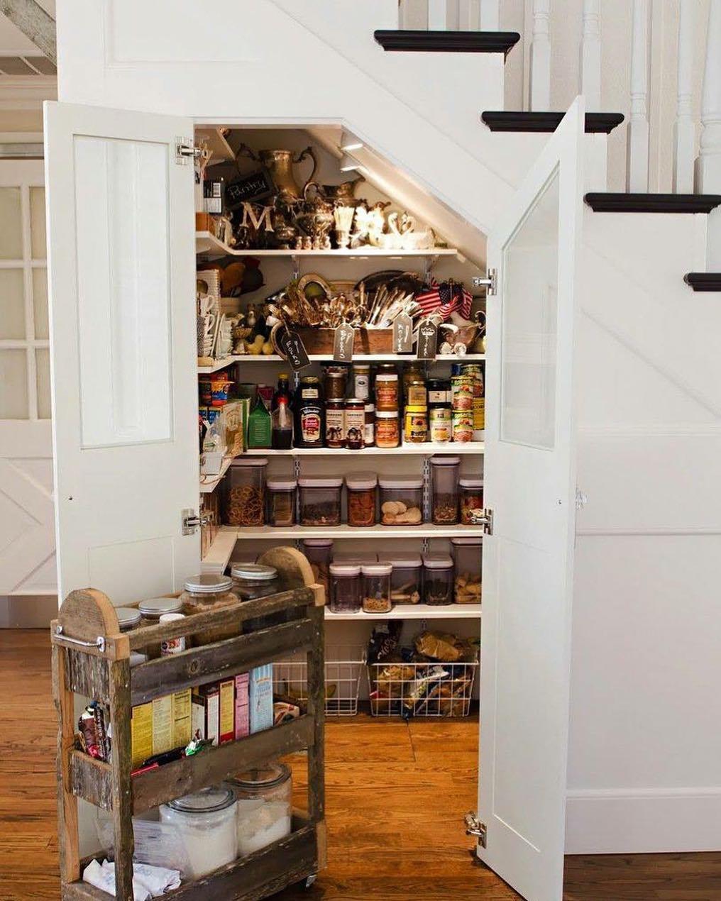 Optimize vertical space with‌ sleek shelves in your ​Under Stairs Kitchen ⁢for storage