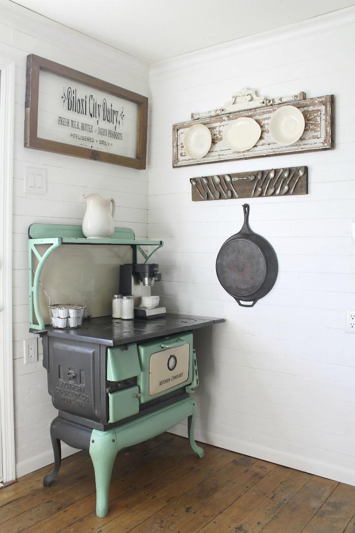 A vintage-style range for‍ a nod to ‌traditional cooking in ​your farmhouse kitchen