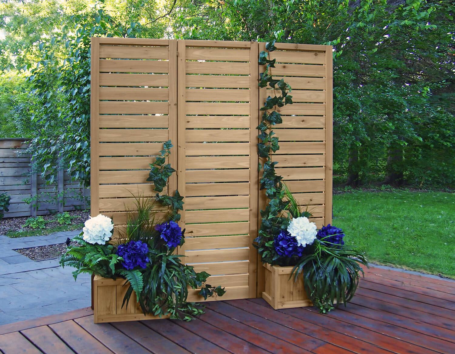 Privacy screens: Establish an intimate ‍patio design with stylish barriers and greenery