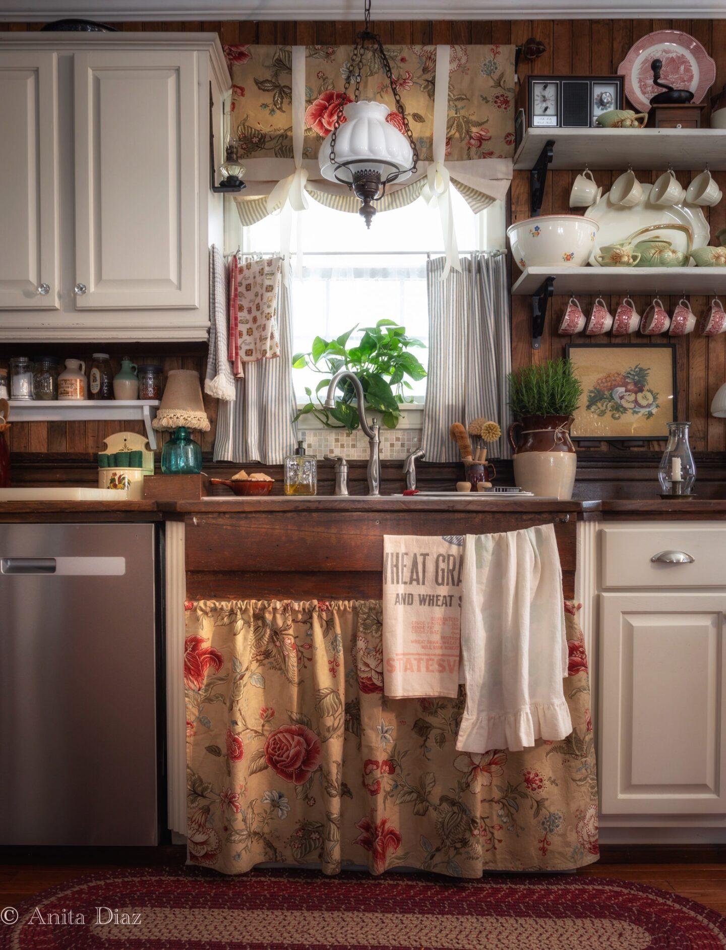 Plaid or floral textiles bring whimsy and color⁤ to​ the ‌country kitchen