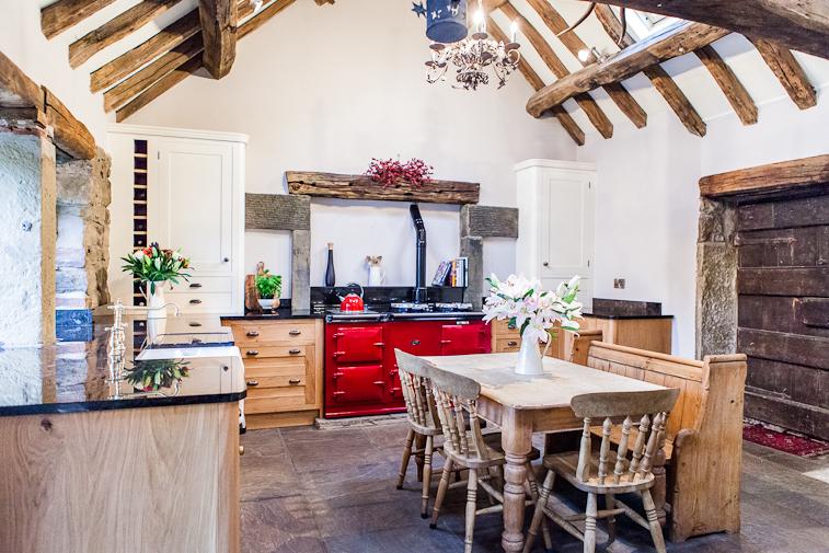 Rustic wooden beams add warmth and charm to your⁤ country kitchen