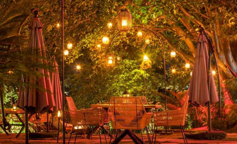 Ambient lighting: Lanterns and fairy⁣ lights elevate your ​patio ‌design for evening enjoyment