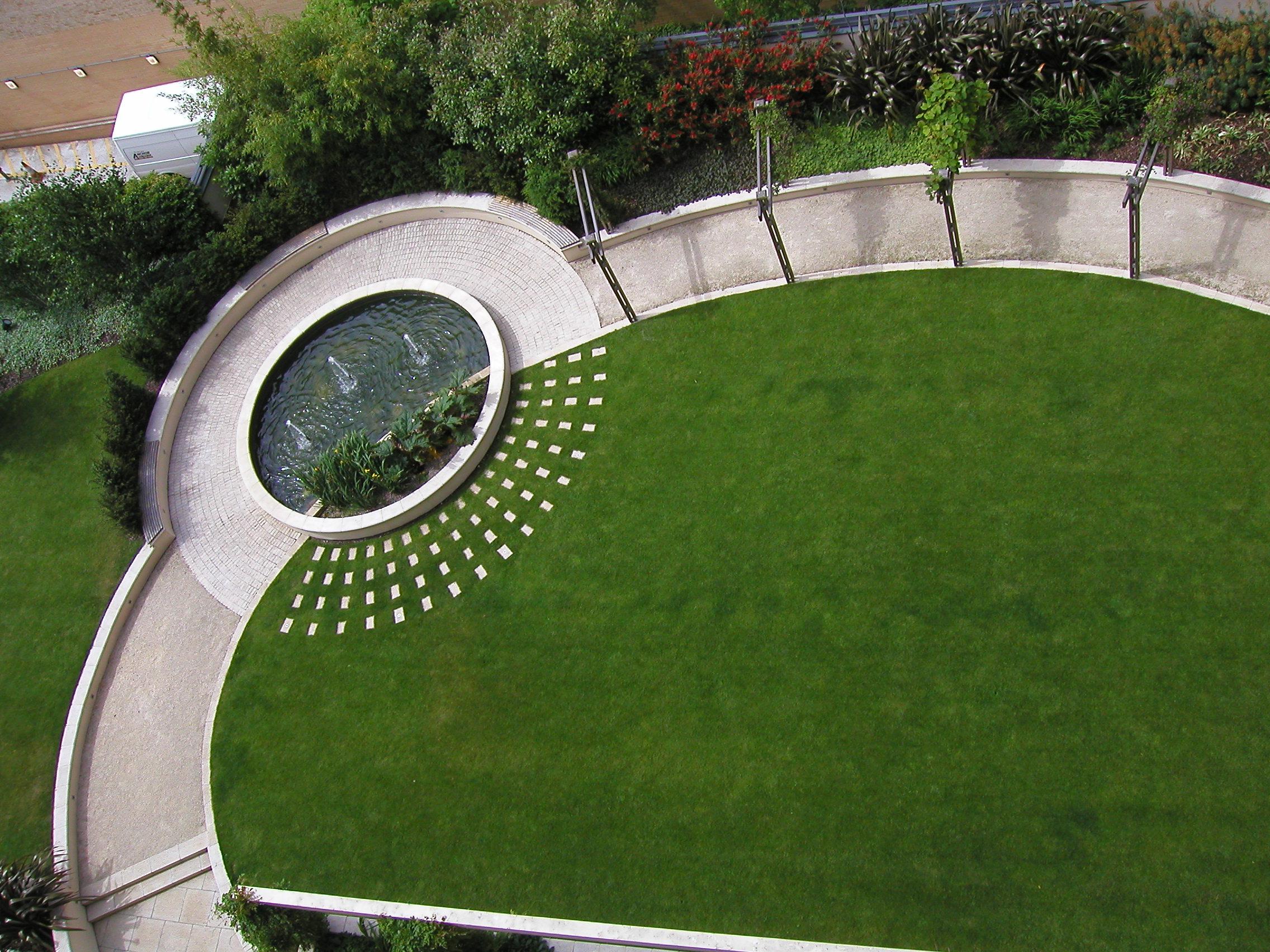 Incorporate geometric shapes for a striking modern landscape design‌ aesthetic