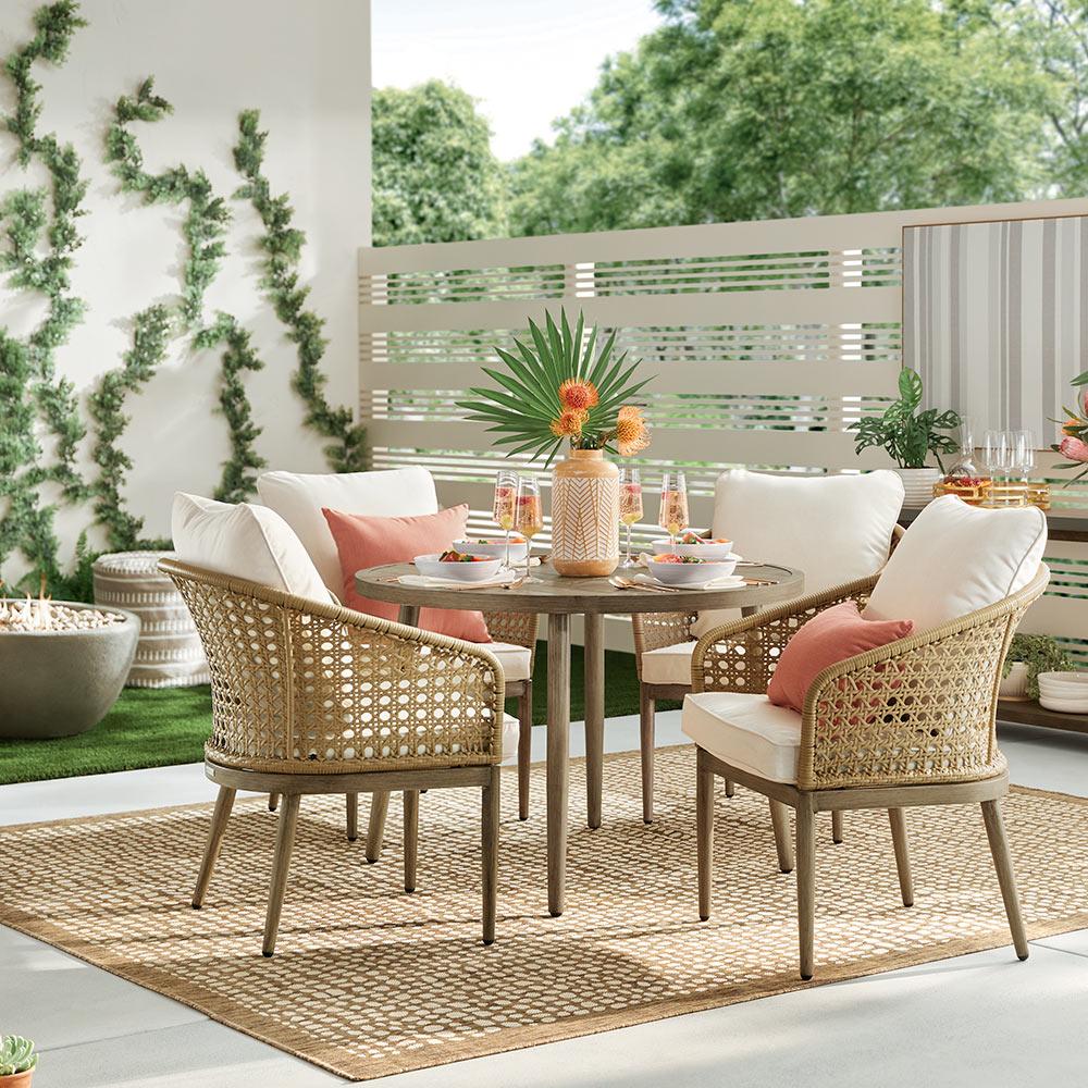 Use outdoor rugs to define spaces ‌in your small patio​ design