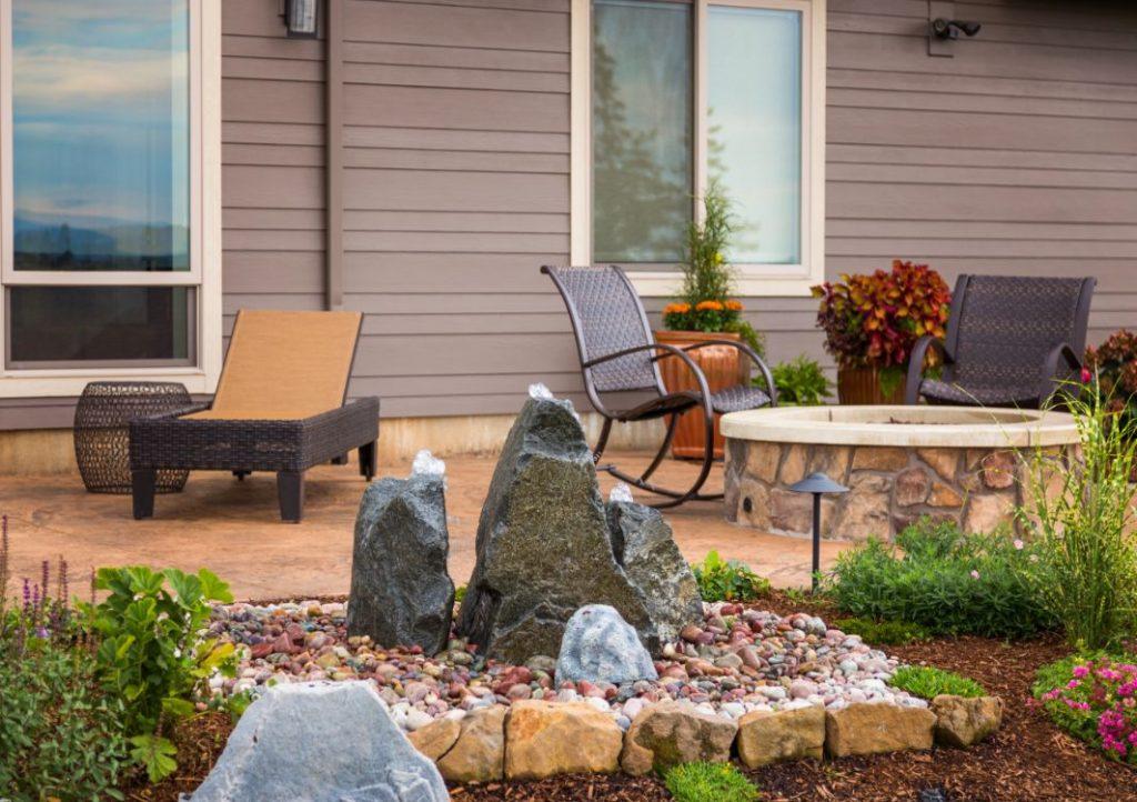 Water⁤ features: Enhance tranquility with a soothing fountain in your ⁤patio design