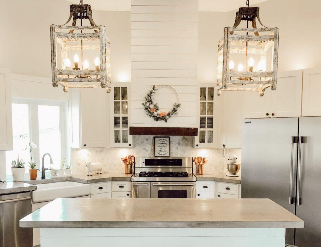 Farmhouse⁤ kitchen countertops should be durable yet stylish for everyday⁢ use