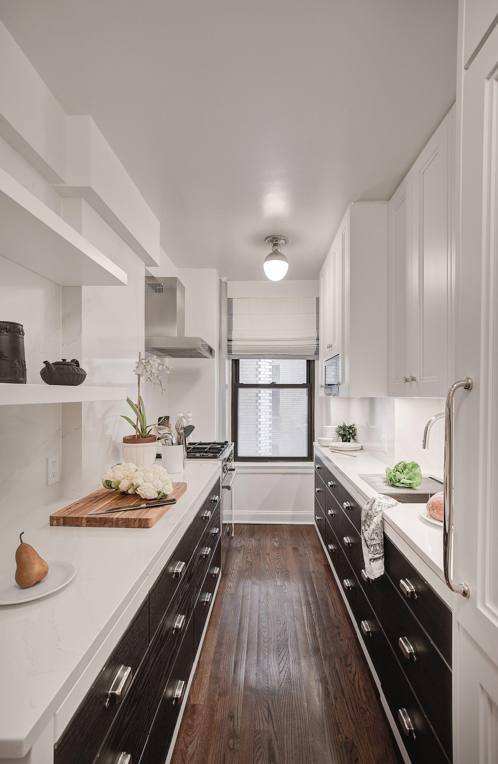 20 Essential Features for an Efficient Galley Kitchen Design