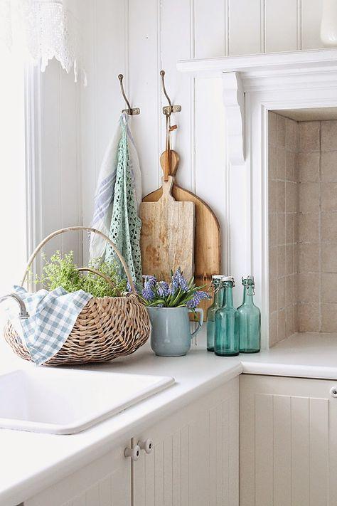 22 Essential Elements for Your Dream Farmhouse Kitchen