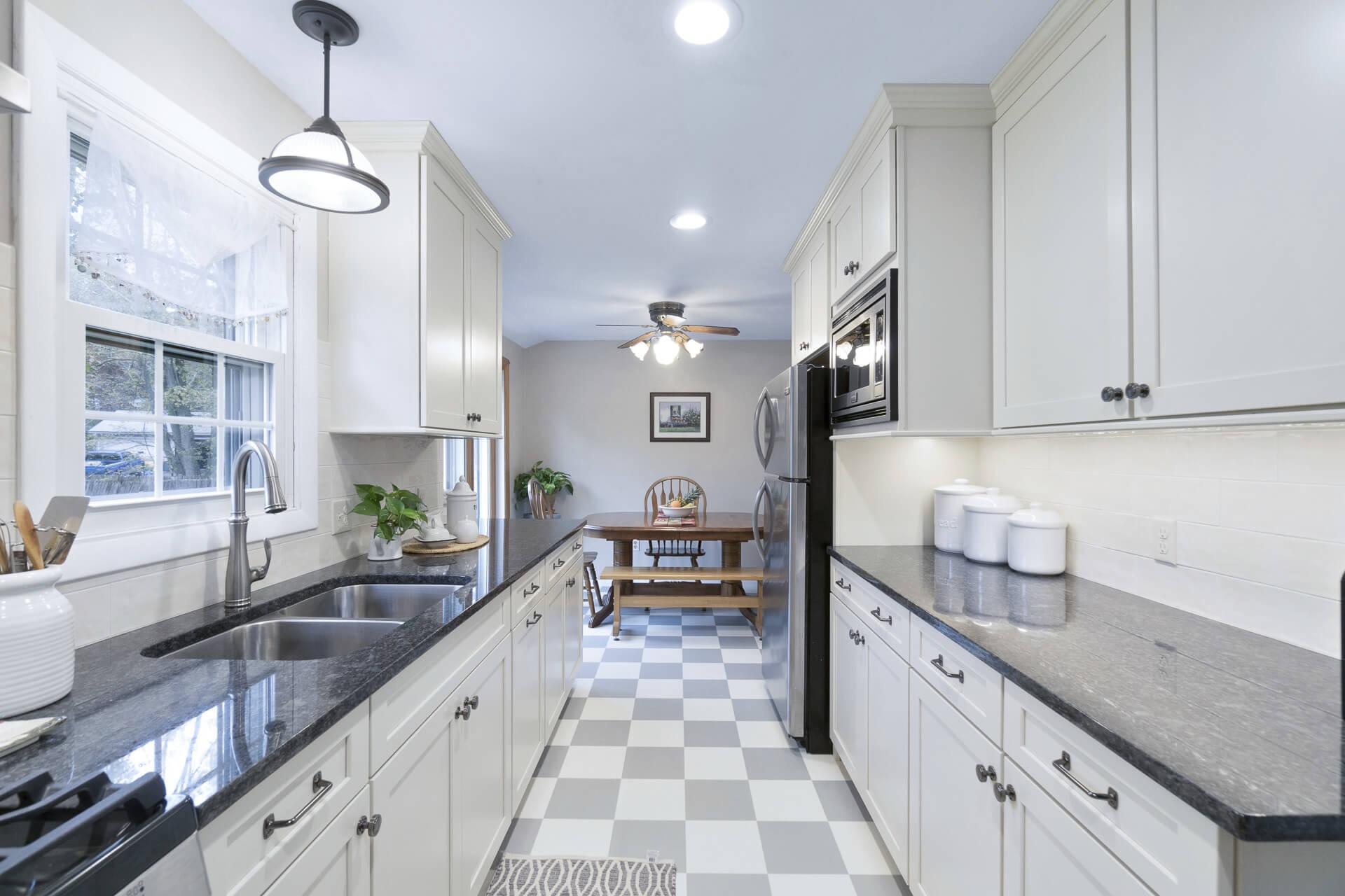 Use smart tech solutions to ‌connect‌ and manage appliances ⁢in your Galley⁣ Kitchen