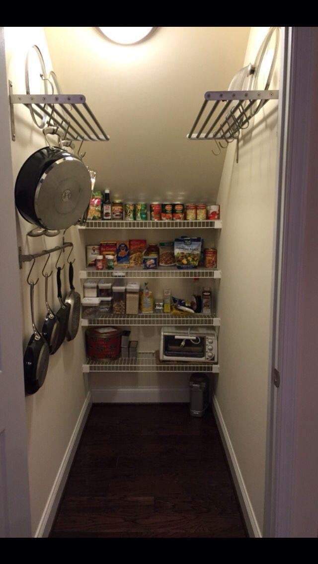 Maximize⁢ vertical space with hanging ‌organizers in your Under⁣ Stairs Kitchen