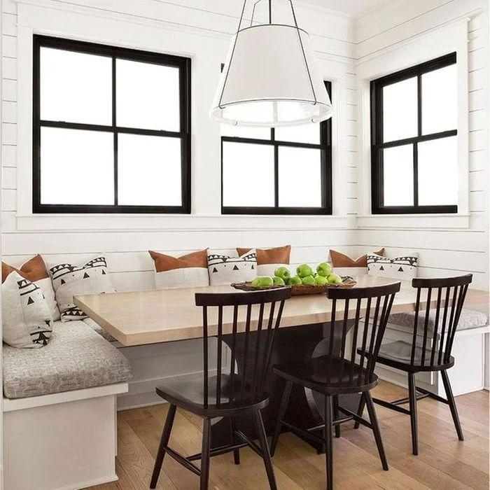 A cozy breakfast nook for‍ casual​ meals in ​your ‌inviting modern kitchen⁤ setup