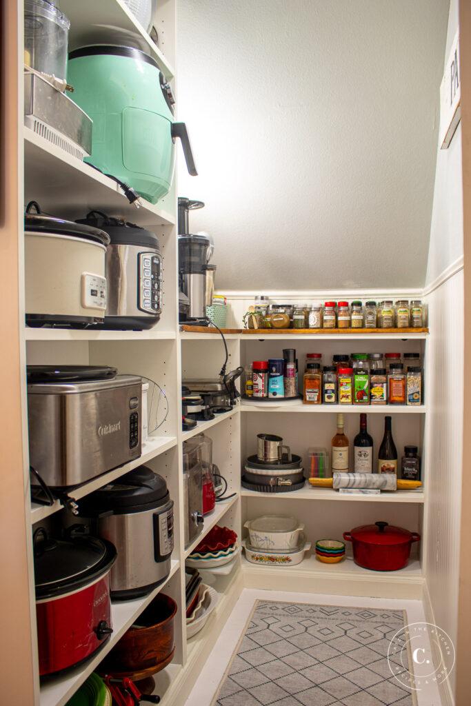 Incorporate pull-out ‍shelves to enhance ⁣accessibility in​ your Under Stairs Kitchen